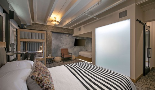 Studio, Multiple Beds