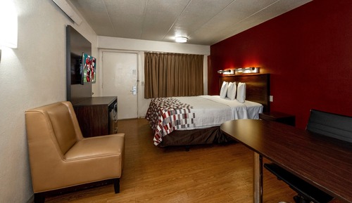 Deluxe Room, 1 King Bed, Accessible, Non Smoking