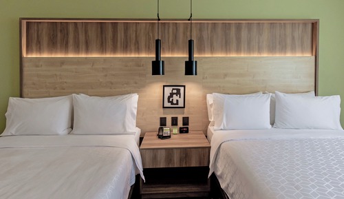 Standard Room, 2 Queen Beds, Courtyard View