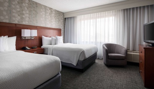 Room, 2 Queen Beds, Accessible (Balcony Pool View)