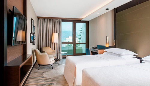Deluxe Room, 2 Twin Beds, Balcony