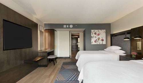 Suite, 2 Queen Beds, Accessible, Bathtub