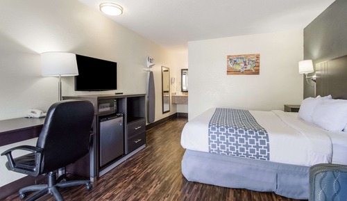 Standard Room, 1 King Bed, Non Smoking