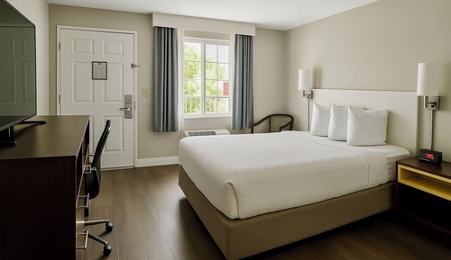 Standard Room, 1 King Bed