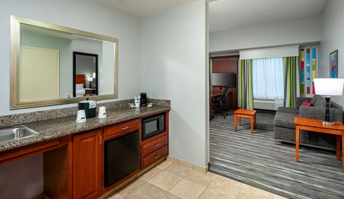 Studio, 1 King Bed, Accessible