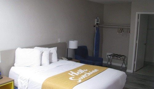 Room, 1 Queen Bed, Non Smoking