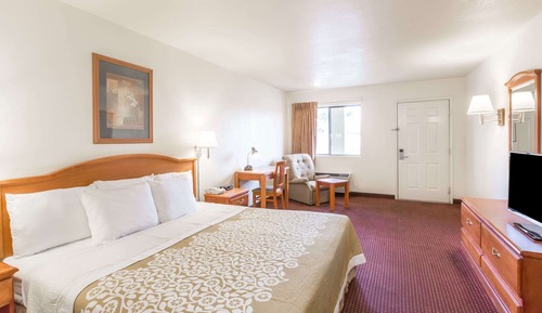 Room, 1 King Bed, Non Smoking