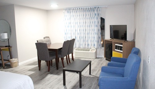 Suite, 2 Queen Beds, Non Smoking