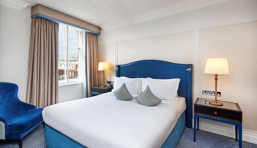 Junior Suite, 1 King Bed (Lounge Access)