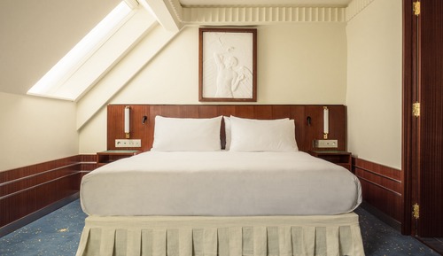 Signature Queen Room