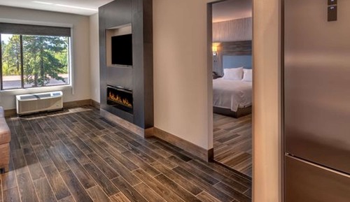 Suite, 1 King Bed, Accessible (Mobility & Hearing, Roll-in Shower)