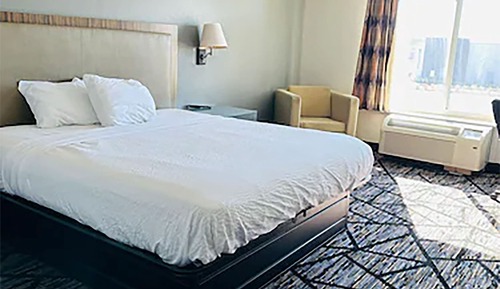 Standard Room, 1 King Bed, Accessible, Non Smoking