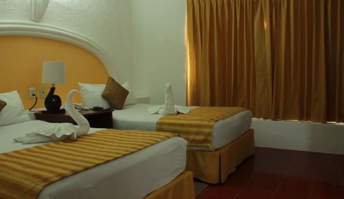 Standard Room, 2 Double Beds