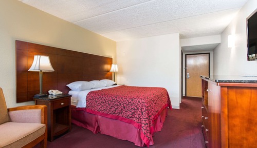 Standard Room, 1 King Bed, Accessible, Non Smoking