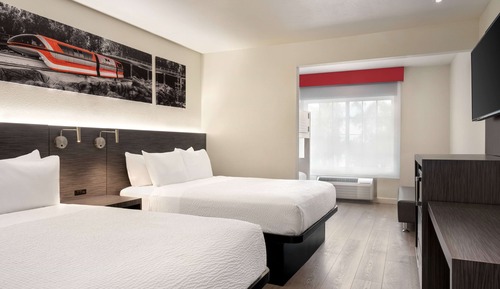 Room, Non Smoking (2 Queen Beds & 1 Bunk Bed)