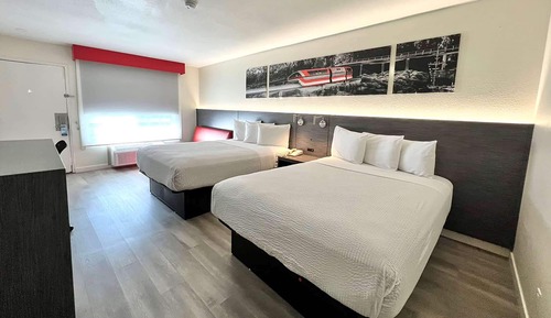 Room, 2 Queen Beds, Non Smoking