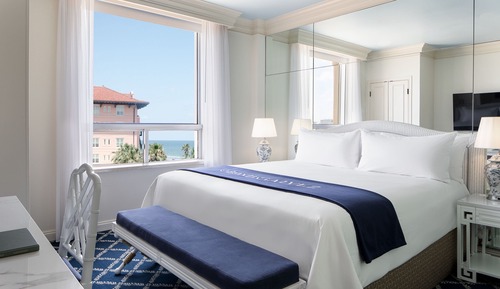 Deluxe Room, 1 King Bed, Ocean View (Mobility/Hearing Access, Roll-In Shwr)