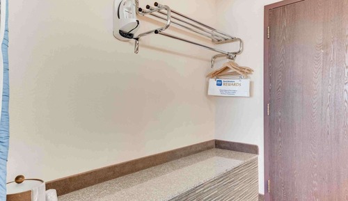 Standard Room, 2 Queen Beds, Non Smoking, Refrigerator & Microwave (Movie View)