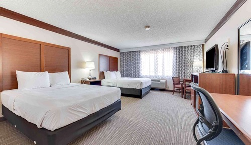 Standard Room, 2 Queen Beds, Accessible, Bathtub