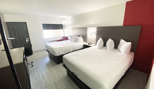 Room, 2 Queen Beds, Non Smoking (Exterior Entrance)