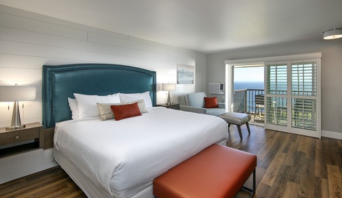 Deluxe Room, 1 King Bed with Sofa bed (Oceanfront Signature Room, King)