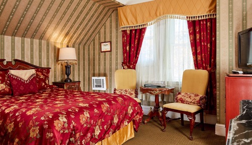 Standard Room, 1 Queen Bed