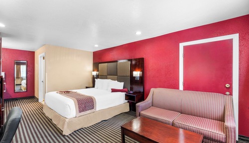 Standard Room, 1 King Bed, Accessible, Non Smoking