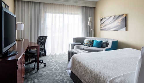 Suite, 1 King Bed with Sofa bed, Non Smoking