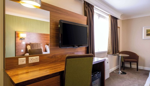 1 Single Bed, 1 Double Bed