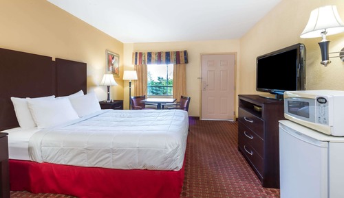 Room, 1 King Bed, Accessible, Non Smoking (Mobility,Roll-In Shower)