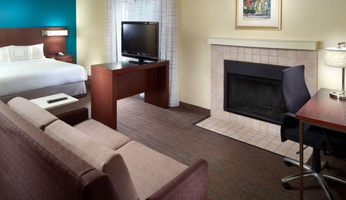 Studio, 1 Queen Bed with Sofa bed, Non Smoking (Mobility Accessible, Roll-in Shower)