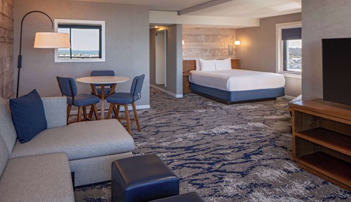 Suite, 1 King Bed, Corner