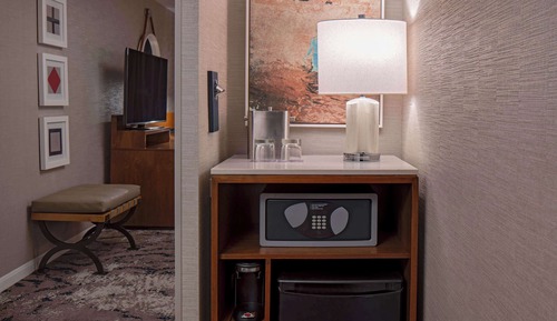 Room, 2 Queen Beds, Accessible, Bathtub