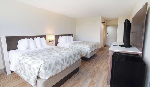 Deluxe Room, 2 Queen Beds, Non Smoking