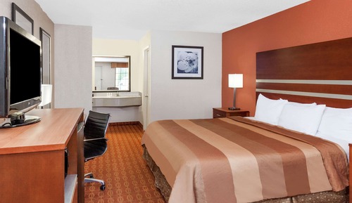 Standard Room, 1 King Bed