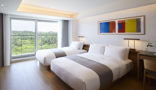 Deluxe Twin Room, Mountain View (Indoor Pool Access for 2/ Once per night)