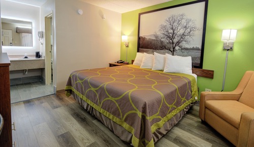 Standard Room, 1 King Bed, Accessible, Non Smoking