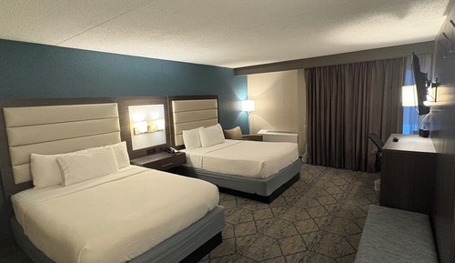 Deluxe Room - 2 Queen
