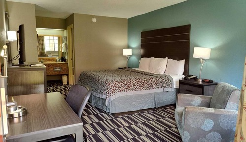 Standard Room, 1 King Bed, Smoking