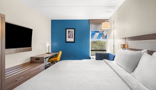 Standard Room, 1 King Bed
