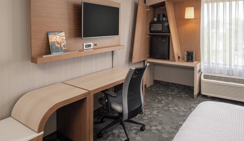 Standard Room, 1 Double Bed, Non Smoking (Mobility/Hearing Access, Roll-in Shwr)