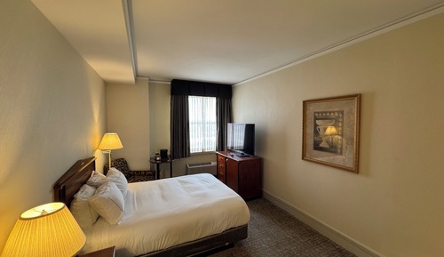 Room (Parlor, No Bed)