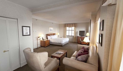 Suite, 1 King Bed (Churchill)