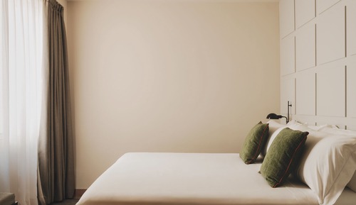 Deluxe Room (Family Room)