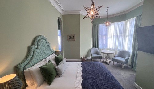 Suite, 1 King Bed, Non Smoking