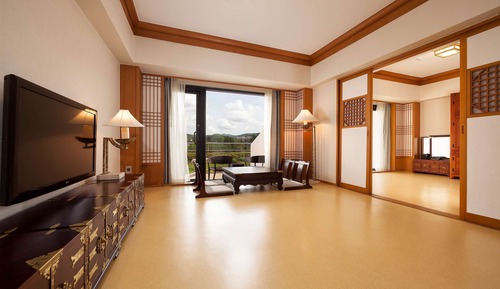 Premium Suite, 1 King Bed (Maple Ondol)