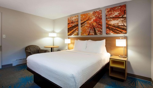 Standard Room, 1 Queen Bed