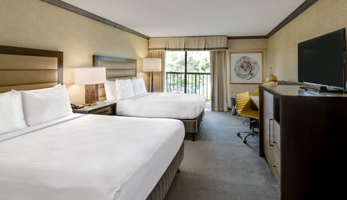 Standard Room, 2 Queen Beds, Pool Access