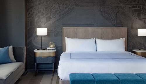 Deluxe Room, 1 King Bed, Accessible (Hearing)