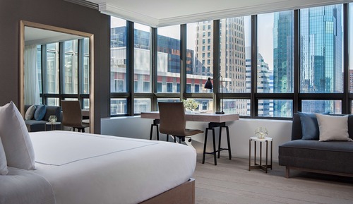 Premium Room, 1 King Bed, Corner